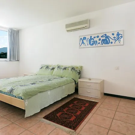 Nessi Appartments Apartment